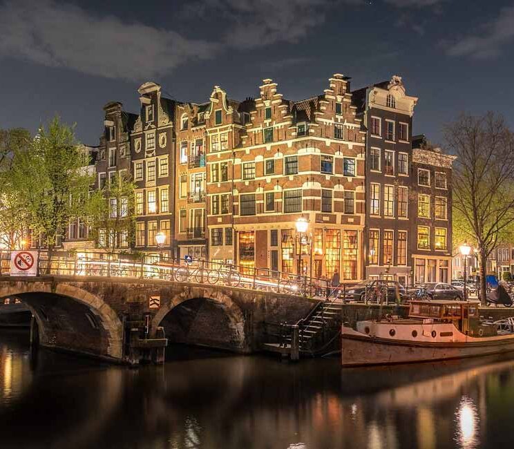 Amsterdam Gece Köprüsü